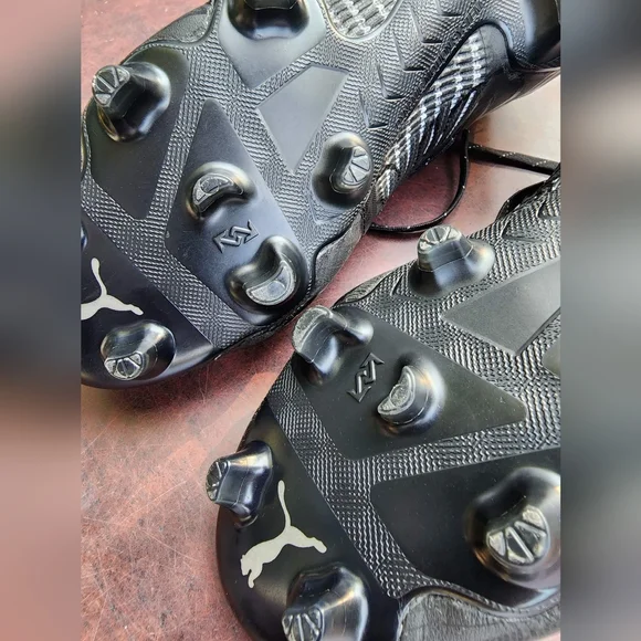Black Puma future z ultra 1.1 Cleats